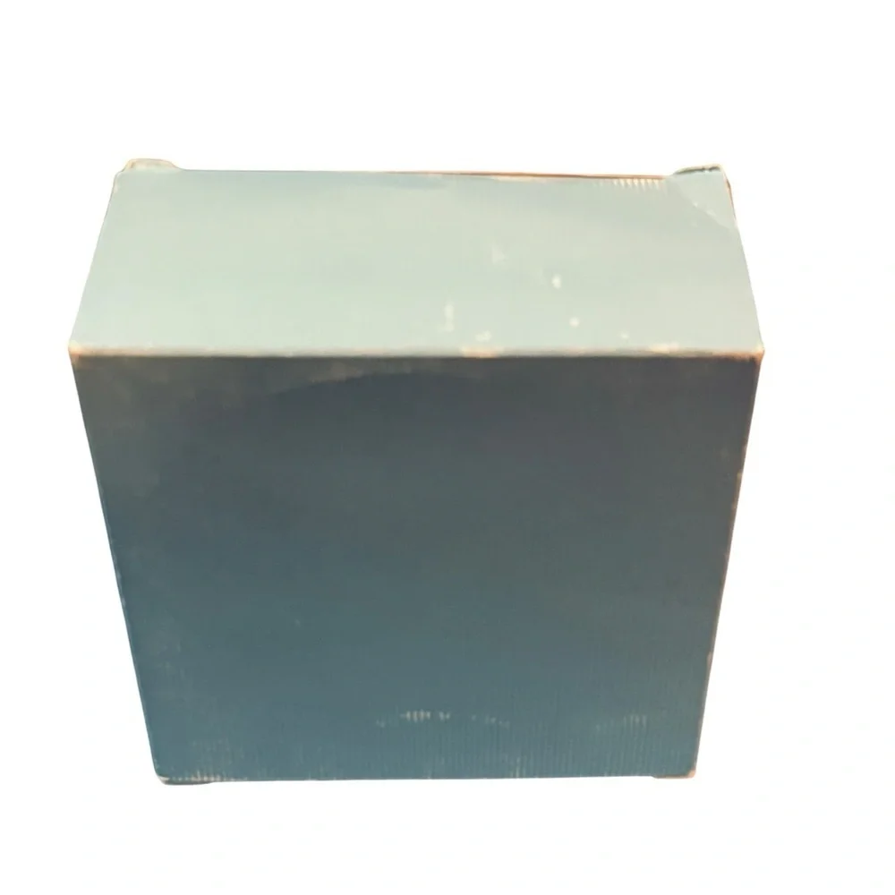 Blue Grass Elizabeth Arden Perfumed Dusting Powder 4.25 oz With Box